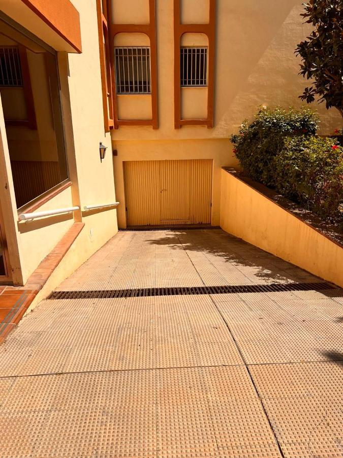 マラガPedregalejo Playa, Piscina Y Parkingアパートメント エクステリア 写真