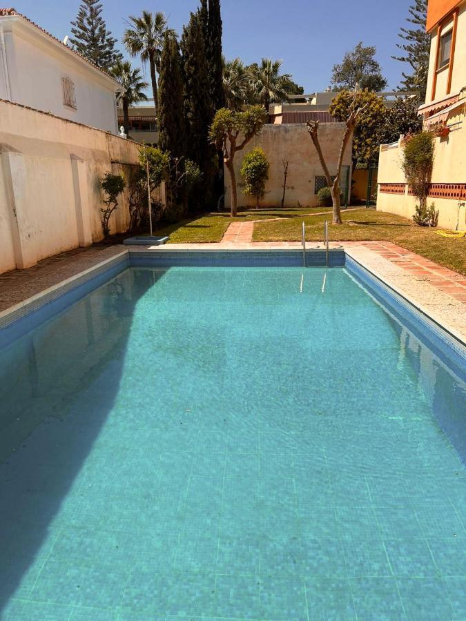 マラガPedregalejo Playa, Piscina Y Parkingアパートメント エクステリア 写真